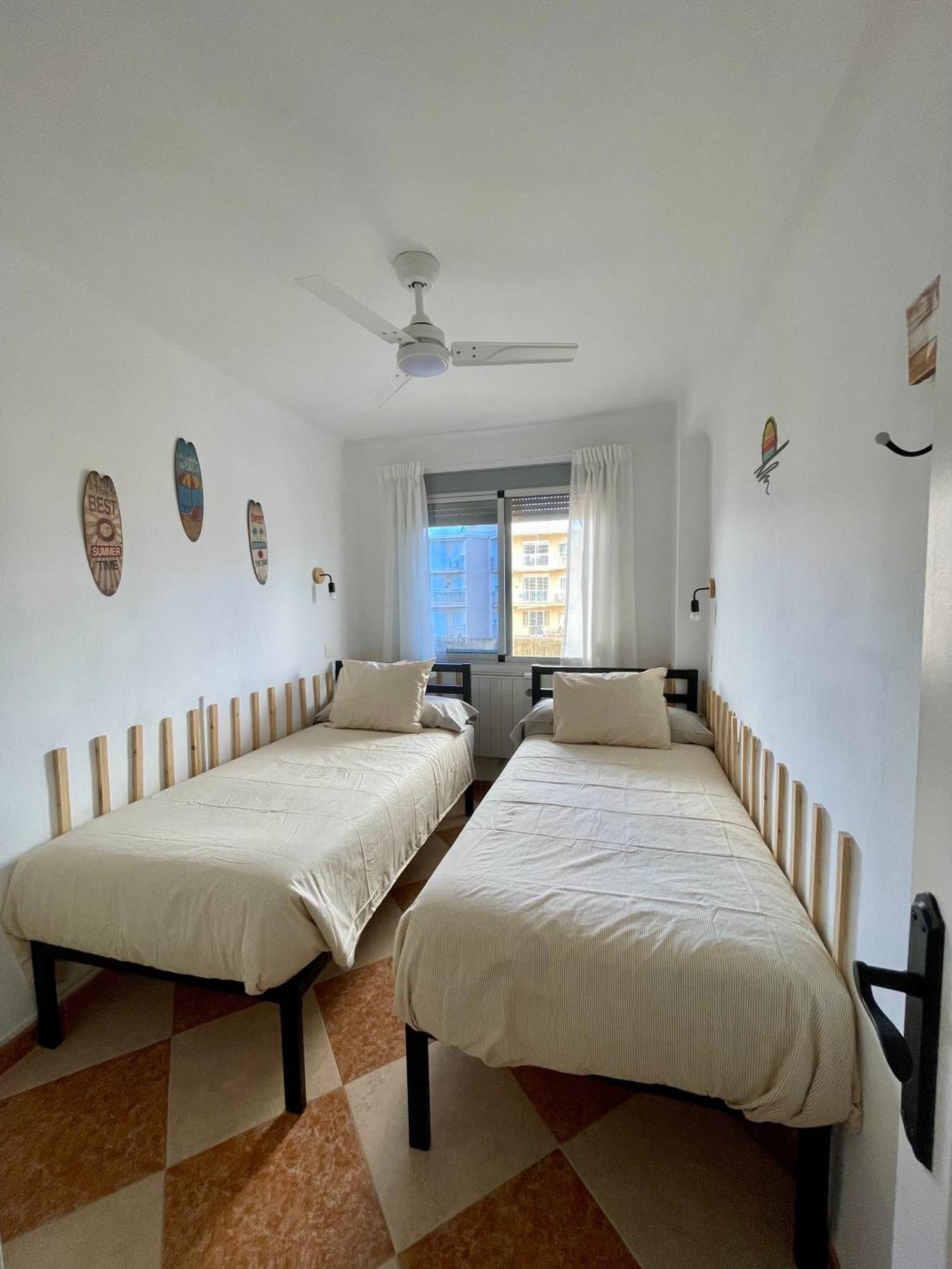 El Barquito De Mateo Apartment Torre Del Mar Luaran gambar
